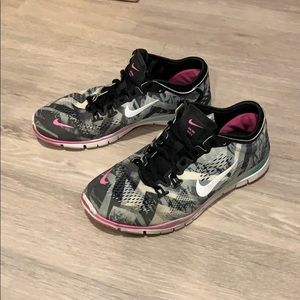 🖤 Nike Free TR Fit 4 🖤